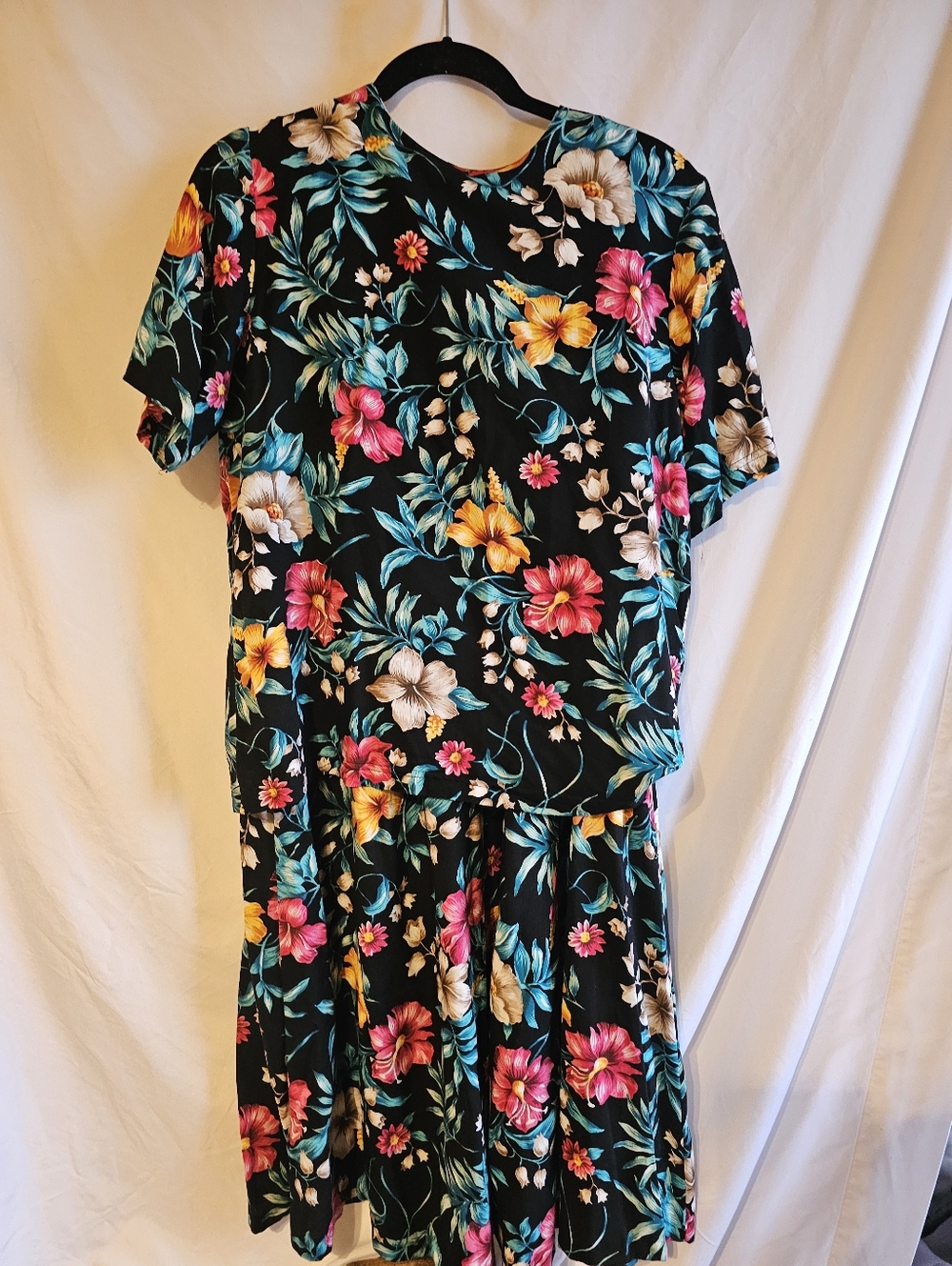 Floral Black Tropical Print Dress - Vibrant Pink, Yellow & Teal Medium Set